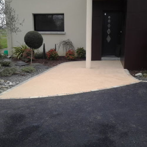 resine-gravillonee-allee-enrobe-beton-lourdes-bagneres