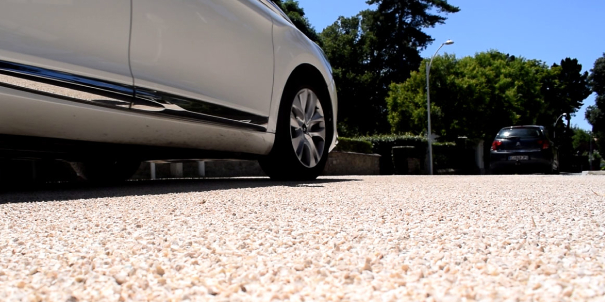 resine-gravillonee-cour-enrobe-beton-lourdes-bagneres