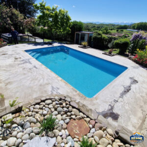 resine-moquette-pierre-tour-piscine-louit-8