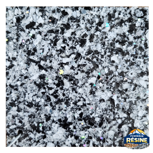 resine-paillettee-echantillon-couleur-noir-pepite