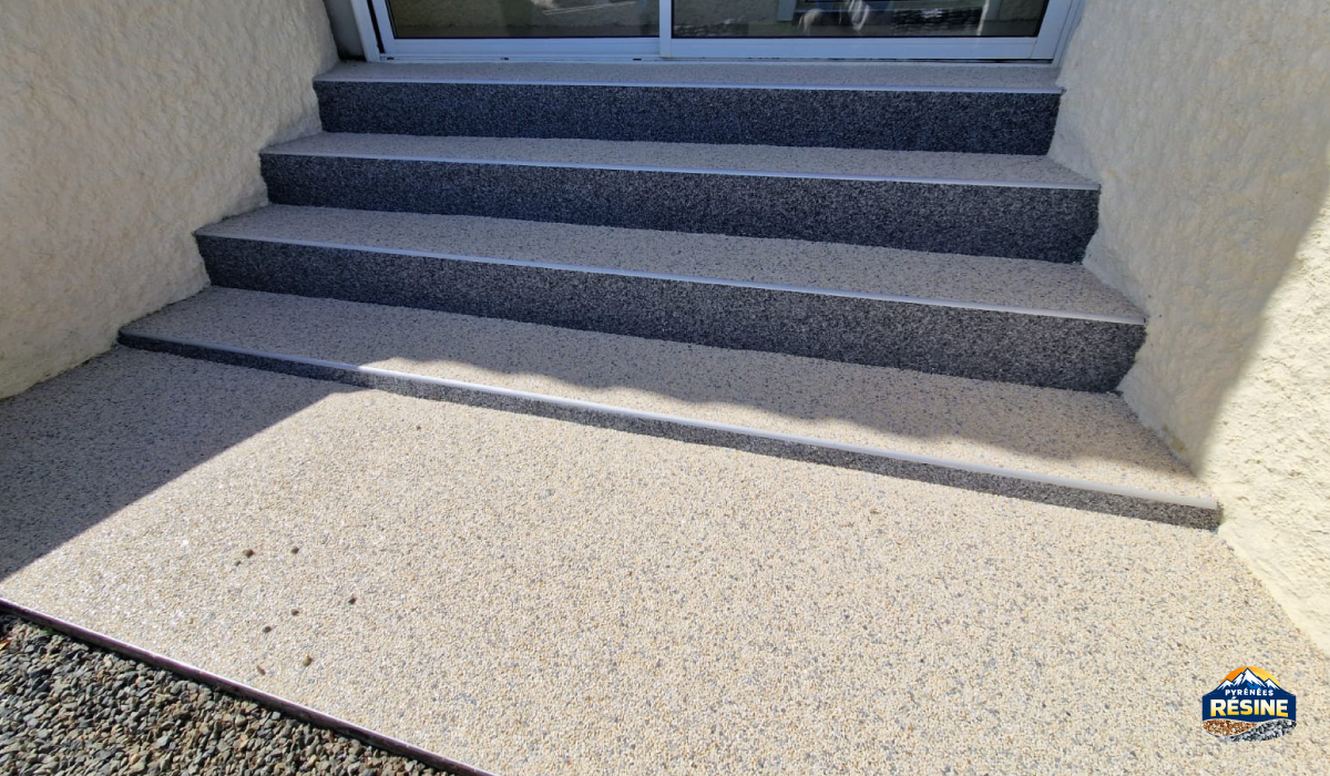 Moquette-pierre-escalier-entree-louit